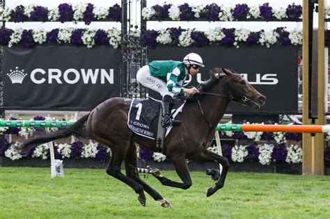 crown oaks results